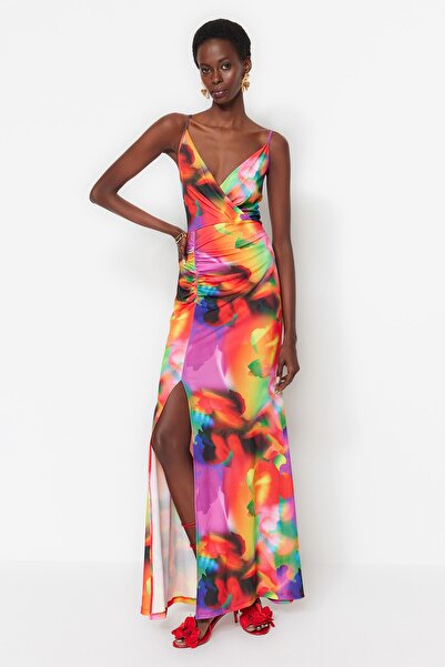 Trendyol Collection Vícebarevné lemované pletené dlouhé večerní šaty TPRSS23AE00085