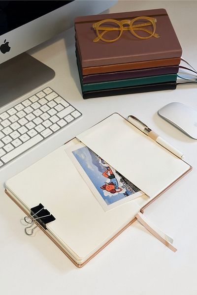 Victoria's Journals Venzi Hard Covered Elastic Non-Dated Thick Leaf Dotted Notebook 15x21 Cm (a5) Copper