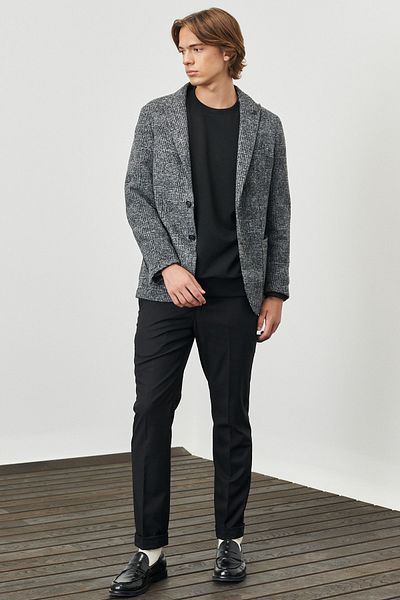ALTINYILDIZ CLASSICS Schwarz-graue Slim Fit Wolljacke für Herren mit Rollkragen und Karomuster