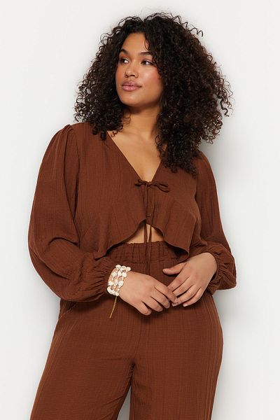 Trendyol Curve Große Größen in Bluse - Braun - Relaxed Fit