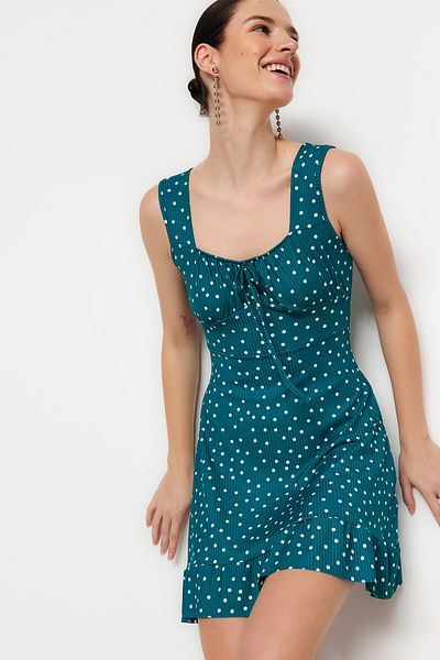Trendyol Collection Mini Pletené šaty A-Line s potištěným čtvercovým výstřihem s benzínovým polka dot TWOSS23EL00348