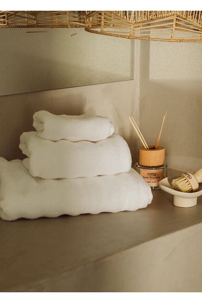 The Mia Fine Cotton White Hand Towel 50x30 Cm