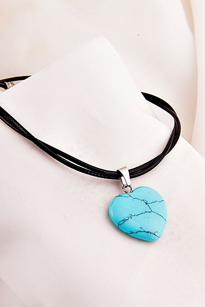 EUROMODA Natural Stone Turquoise Heart Design Leather String Unisex Necklace