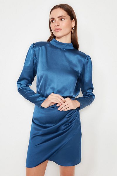 Trendyol Collection Kurzes Abendkleid aus Satingewebe von Saks - TPRAW22EL1217