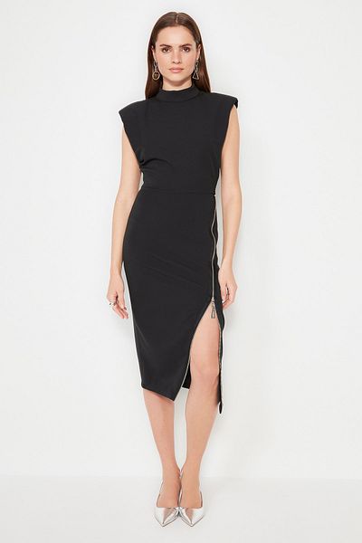 Trendyol Collection Чорна приталена вечірня сукня з тканими аксесуарами TPRAW23EL00169