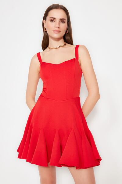 Trendyol Collection Piros bélésű írószer kalóz rövid estélyi ruha ballagási ruha TPRSS23EL00251