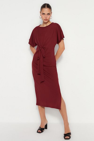 Trendyol Collection Burgunderrotes, tailliertes Midi-Bleistiftkleid aus 100 % Baumwolle mit Schlitz und Bindedetail TWOSS21EL0404