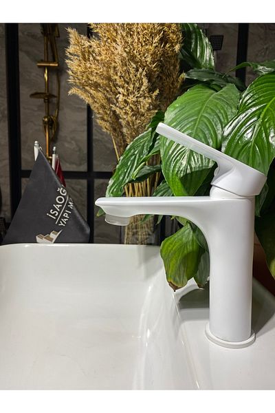 İSAOĞLU YAPI White Sink Faucet White Bathroom Faucet Matte White Sink Faucet Square Modern Design