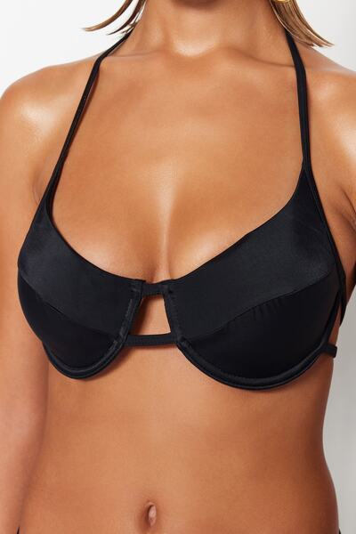 Trendyol Collection Black Underwire Bikini Top TBESS23BU00015