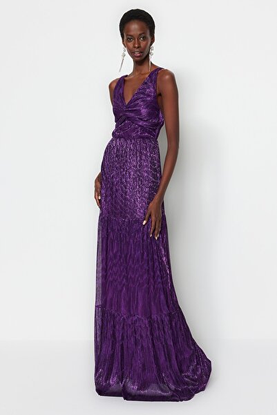 Trendyol Collection Dlouhé večerní fialové lemované pletené třpytivé šaty TPRSS23AE00147