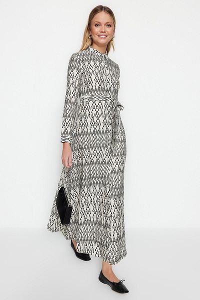 Trendyol Modest Etnické vzorované tkané šaty s černým páskem TCTSS23EB00151