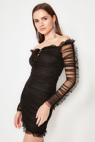 Trendyol Collection Černé večerní šaty s tylovým detailem - TPRSS20EL0800