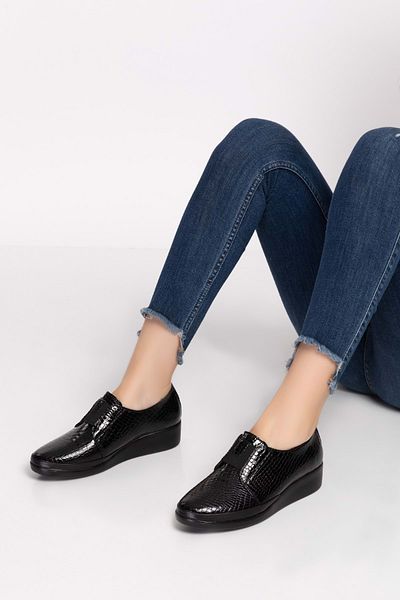 Gondol Women's Black Classic Shoes