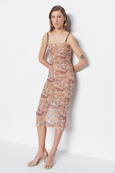 Trendyol Collection Коричнева сукня на бретелях приталена приталена з квадратним вирізом тул міді стрейч-орме TWOSS22EL00726