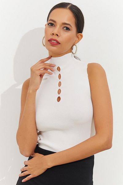 Cool & Sexy Women's White Drop Front Sleeveless Knitwear Blouse YV112