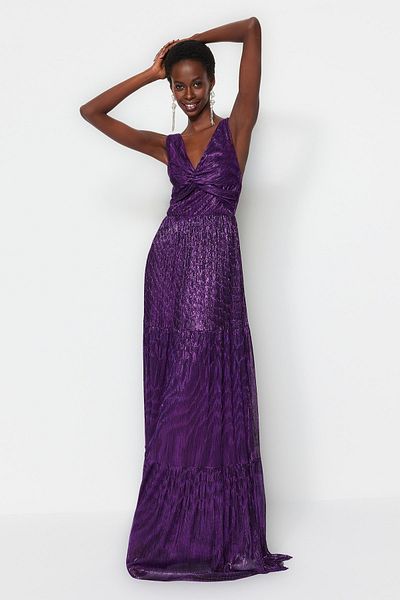 Trendyol Collection Dlouhé večerní fialové lemované pletené třpytivé šaty TPRSS23AE00147