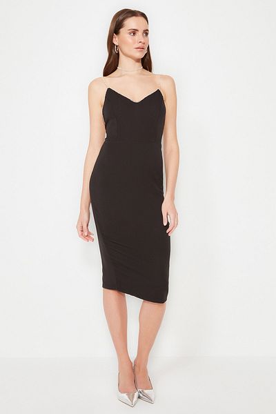 Trendyol Collection Schwarzes, gewebtes, elegantes Abendkleid mit glänzenden Steinaccessoires TPRSS20EL2061