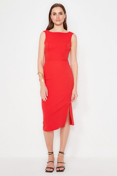 Trendyol Collection Rotes rückenfreies Abendkleid TPRSS21EL0023