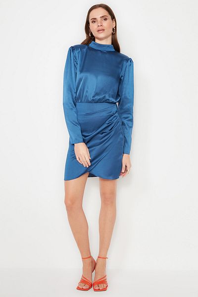 Trendyol Collection Kurzes Abendkleid aus Satingewebe von Saks - TPRAW22EL1217