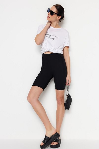 Trendyol Collection Schwarze, hoch taillierte Biker-Interlock-Strick-Leggings TWOSS23TA00023