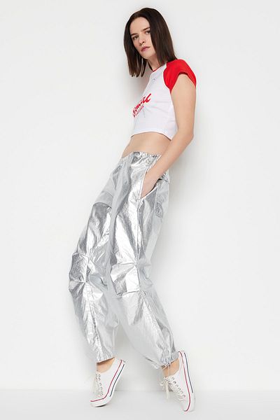 Trendyol Collection Stříbrné padákové široké džíny s nízkým pasem TWOSS23JE00110