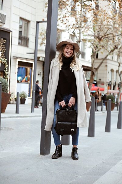 Jacquline حقيبة ظهر نسائية باللون الأسود