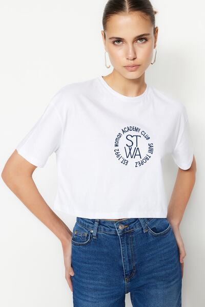 Trendyol Collection Tricou alb 100% bumbac, tricotat cu decolteu turn, brodat...