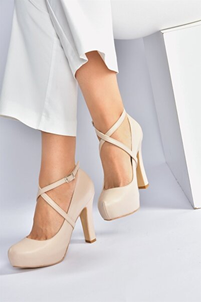 Fox Shoes Dámské společenské společenské boty na podpatku 10 M348007609