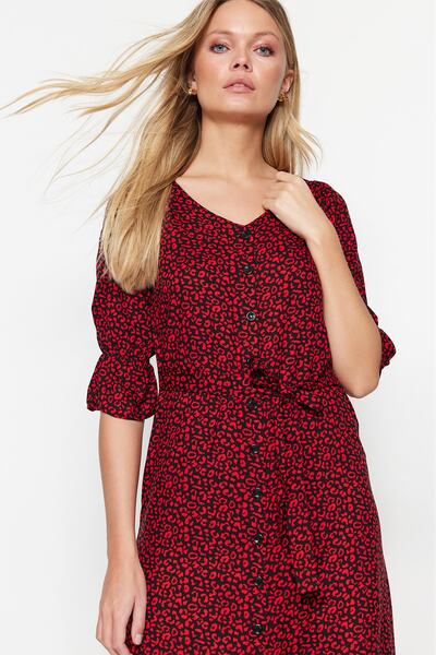 Trendyol Collection Piros öves ing Midi szövött állatmintás szőtt ruha TWOSS20EL1557