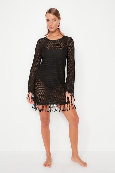Trendyol Collection Schwarzes Mini-Strandkleid mit gestrickten Quasten TBESS23EL00170