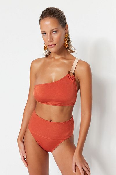 Trendyol Collection Detail bikini na jedno rameno Cinnamon Accessory TBESS22BU0081