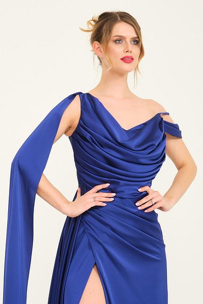 SpringStore Rochie de seară din satin Saks cu pelerină pe umăr