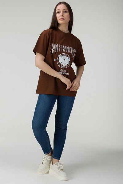 MODAGEN Γυναικείο μπλουζάκι Oversize Cotton Brown San Francisco Printed