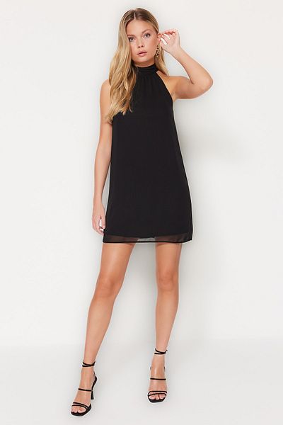 Trendyol Collection Μίνι υφαντό φόρεμα με φόδρα σε μαύρο ίσιο λαιμό TWOSS23EL01059