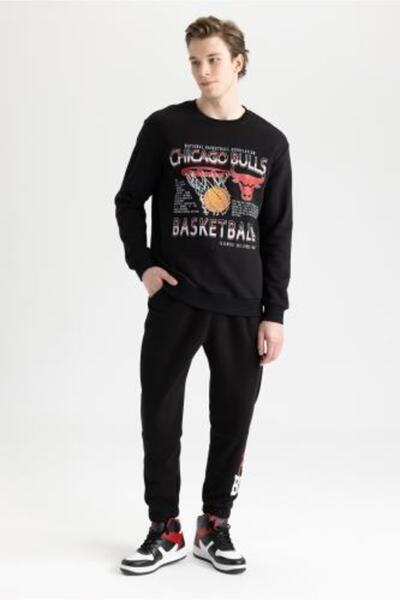 DeFacto Fit Nba Chicago Bulls Standart Fit Bisiklet Yaka Sporcu Sweatshirt Z4628az23sp