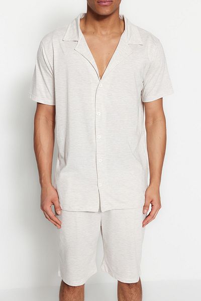 Trendyol Collection Σετ και σορτς πιτζάμες με γιακά πουκάμισο σε μπεζ κανονική εφαρμογή - THMSS21PT0446