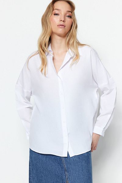 Trendyol Collection Fehér Oversize szőtt ing csipkével a vállán TWOSS23GO00034