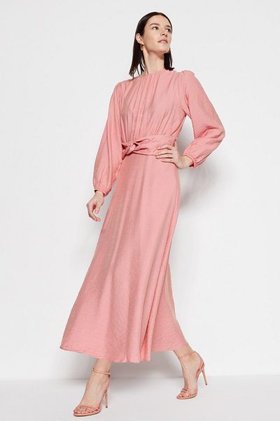 Trendyol Modest Rochie țesută cu detaliu roz deschis cu talie și strângere TCTSS23EB00138