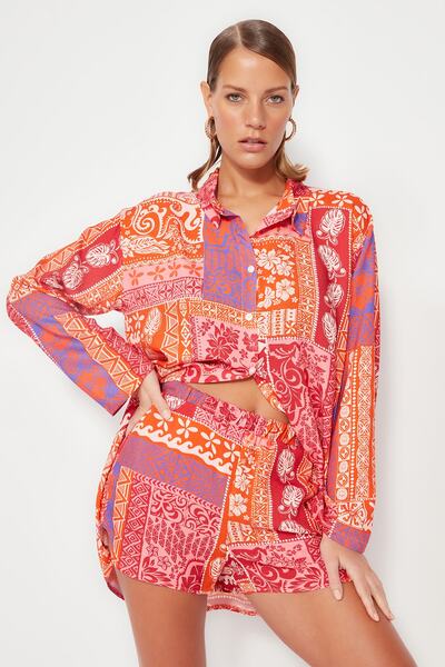 Trendyol Collection Etnikai mintás szőtt ing rövidnadrág készlet TBESS23AU00045