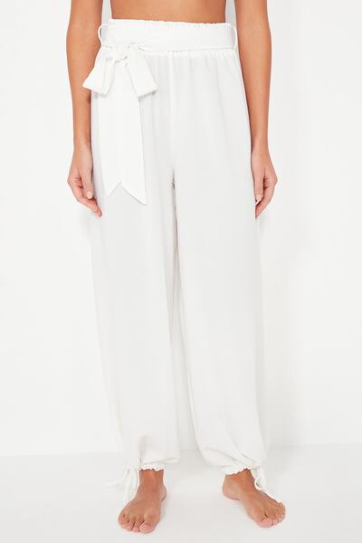 Trendyol Collection Ecru pásek tkané plážové kalhoty se stahovací šňůrkou TBESS23PL00007