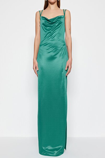 Trendyol Collection Benzínové pletené saténové dlouhé večerní šaty TPRSS23AE00088