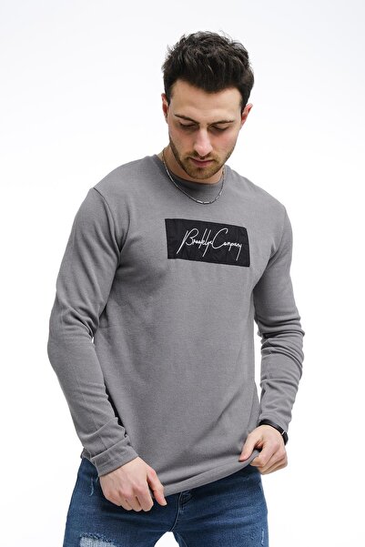 Oksit Lot Slim Fit hímzett, nagy nyakú férfi kötöttáru pulóver