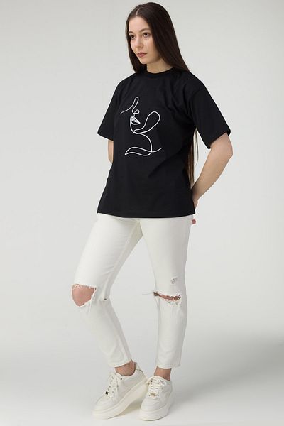 MODAGEN Oversize T-shirt with Black Drawing Woman Figure