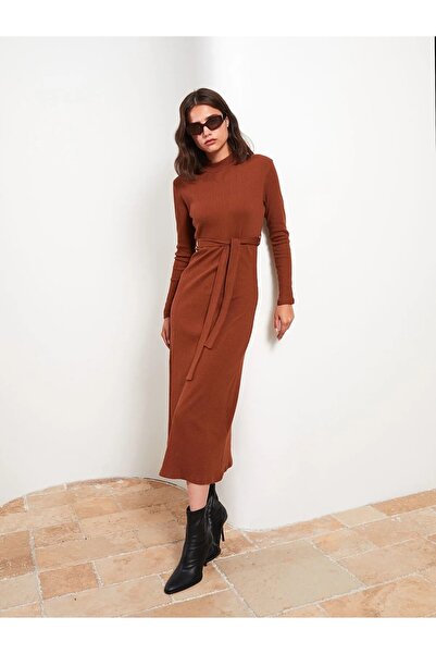 LC Waikiki Modest Dik Yaka Düz Uzun Kollu Kadın Elbise
