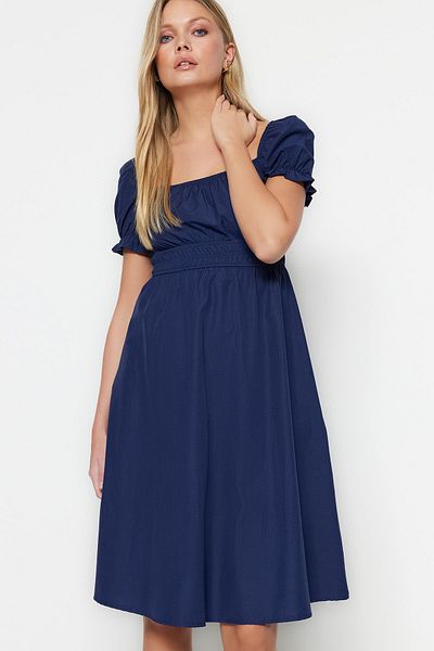 Trendyol Collection Marineblaues Skater-/Taillenöffnungs-Midikleid aus Webstoff mit Ballonärmeln TWOSS22EL1768