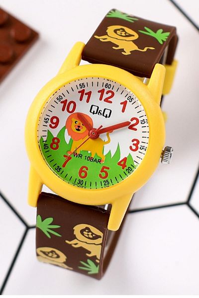 Q&Q Aa17 Lion Model 10 Atm Waterproof Brown Kids Wristwatch