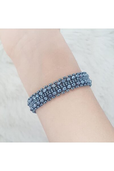 Handmade By HLY سوار فضي اللون مع تفاصيل حجر كريستال مصنوع يدويًا