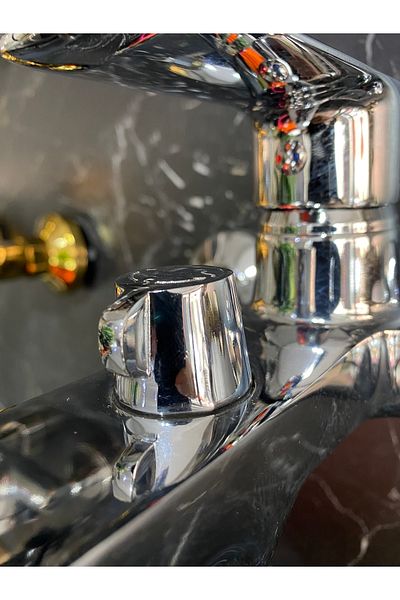 İSAOĞLU YAPI Silver Bathroom Faucet Square Large Design Chrome Shower Faucet Bathroom Fixture