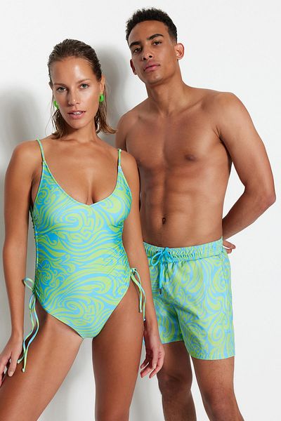 Trendyol Collection Abstrakt gemusterter Tunnel-Badeanzug mit V-Ausschnitt, normal, TBESS23MA00313