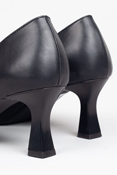 Adım Adım Жіночі чорні туфлі на підборах 6 см з каменями